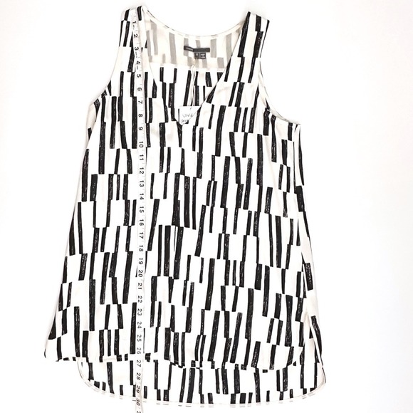 Vince Silk Patterned Tunic Tank Geometric Black/White - size S - Picture 5 of 7